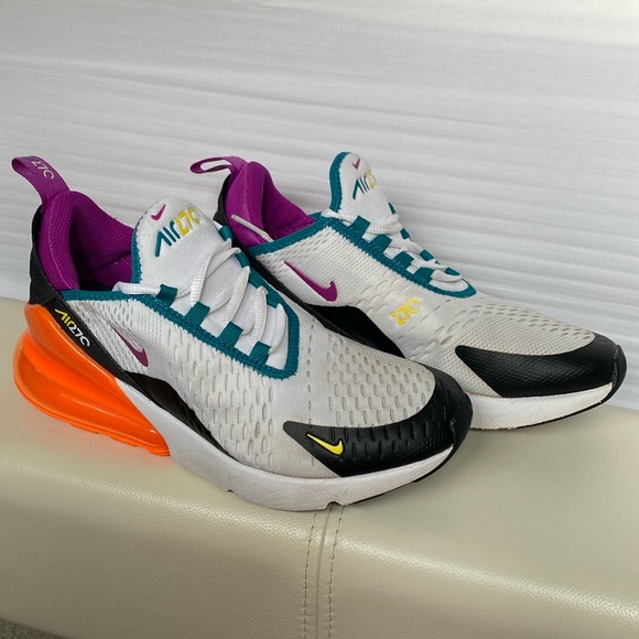 Nike Shoes - Nike Air Max 270